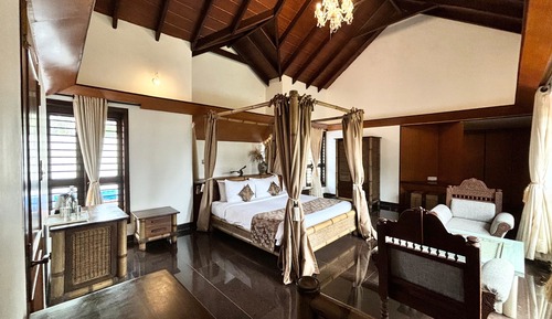 Exclusive Studio Suite, 1 King Bed, Garden View