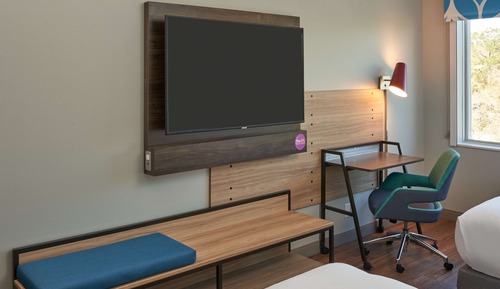 Room, 2 Queen Beds, Accessible, Bathtub