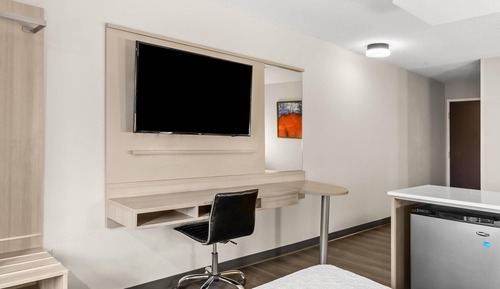 Suite, 1 Queen Bed with Sofa bed, Non Smoking
