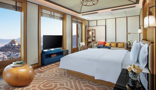 1 King Suite