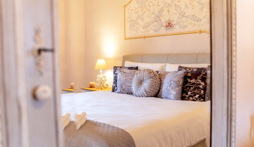 Elite Room, 1 King Bed, Mountain View, Executive Level (Rosa Charlotte)