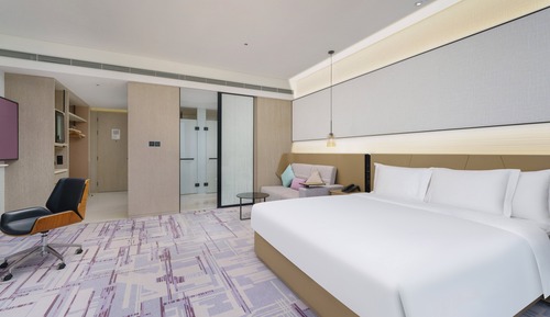 Standard Room, 1 King Bed, Club Lounge Access