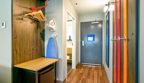 Room, 1 King Bed, Accessible, Bathtub