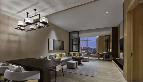 Premium Suite, 1 King Bed, Lake View