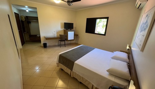 Double Room, Tower