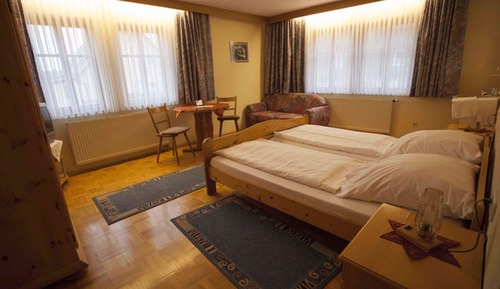 Room, Multiple Beds