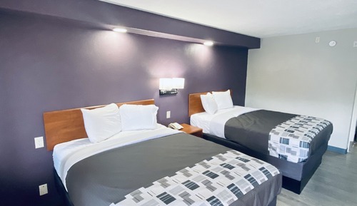 Double Room, Smoking