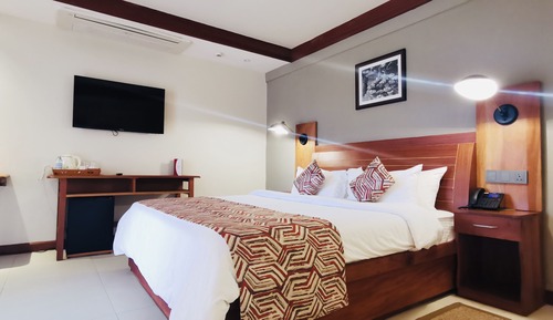 Deluxe Suite