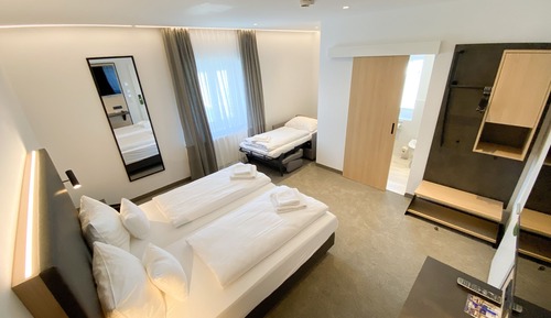 Comfort Triple Room