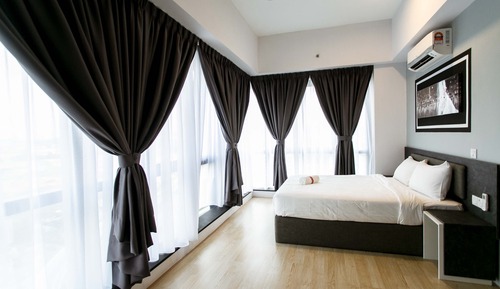 Executive Studio