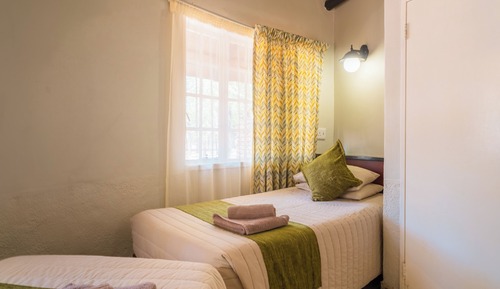 Bungalow, 2 Bedrooms, 1 Double, 2 Twins, 1 Sleeper Coach