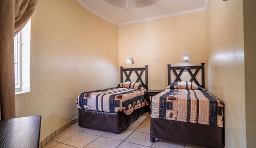 4 Sleeper House