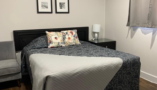 Suite, 1 Queen Bed, Non Smoking, Lake View