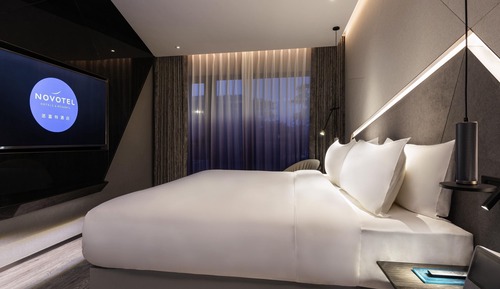 Room, 1 King Bed (Privilege)