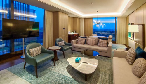 Park Lakeview Suite