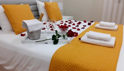 Suite, Balcony