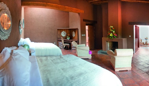 Master Suite Tata Juriatha