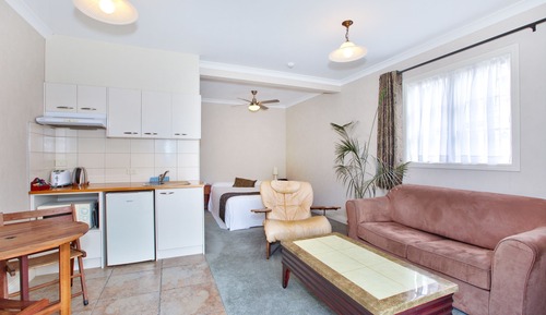 Studio, 1 Queen Bed with Sofa bed - Unit 3