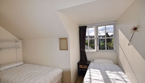 Economy Twin Room, Shared Bathroom (Room 7)