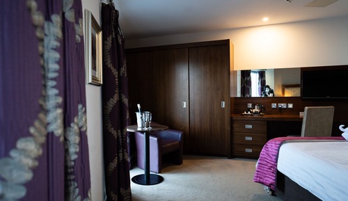 Standard Room, 1 King Bed