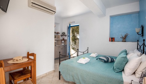 Standard Room, 1 Queen Bed