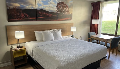 Standard Room, 1 King Bed