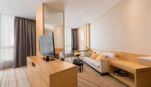 Suite, 1 King Bed, Business Lounge Access