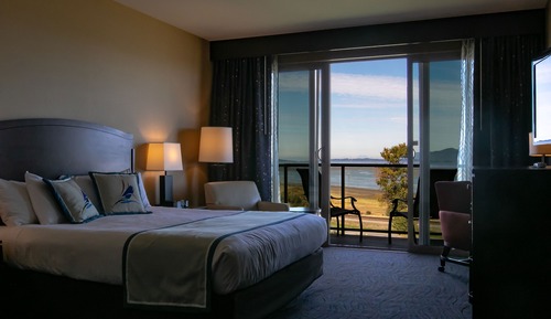 Deluxe Room, 1 King Bed, Bay View