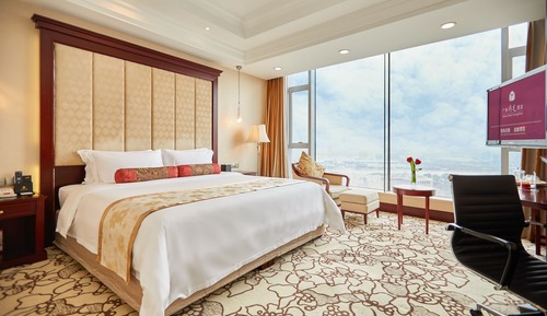 Superior Room, River View (King Bed)