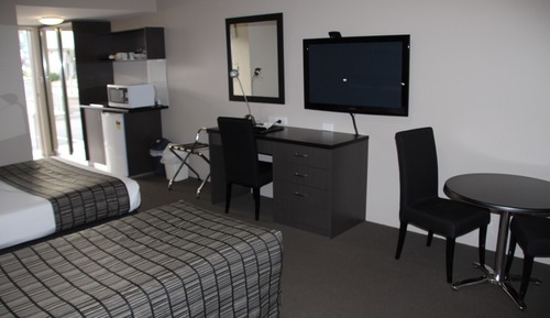 Deluxe Room, 1 Queen Bed, Balcony