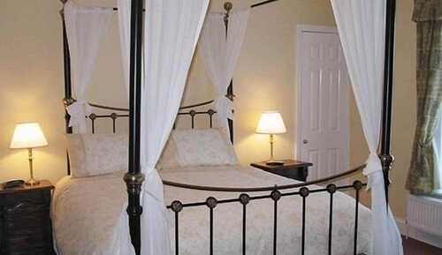 Double Room, Ensuite (Firle - Four Poster)