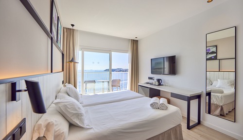 Standard Twin Room, Balcony 1