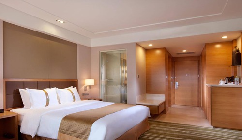 Premium Room, 1 King Bed, Non Smoking (High Floor)