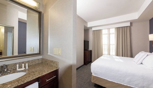 Suite, 1 Bedroom (Hearing Accessible)