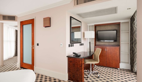 Family Room, 1 King Bed, Connecting Rooms