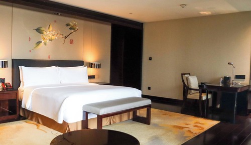 Premium Room, 1 King Bed