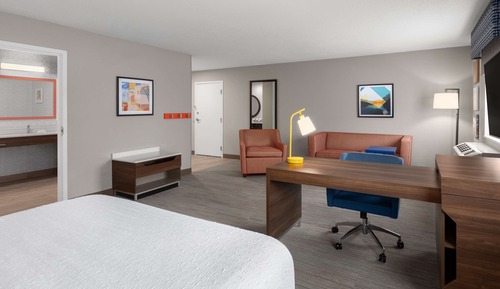 Suite, 1 King Bed, Accessible, Hearing Impaired, Non Smoking