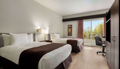 Room, 2 Double Beds, Non Smoking, Poolside