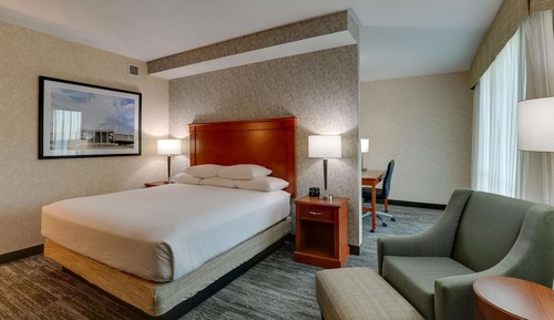 Deluxe Room, 1 King Bed, Refrigerator & Microwave (Upper Floor)