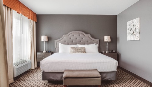 Standard Room, 1 King Bed