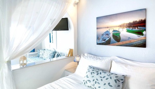 Apartment with Outdoor Jetted Tube Caldera View