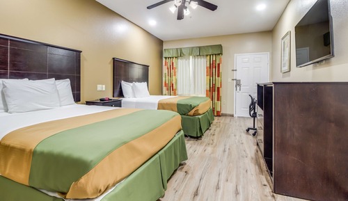 Room, 2 Queen Beds, Accessible, Non Smoking