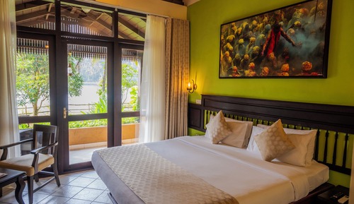 Lake view room