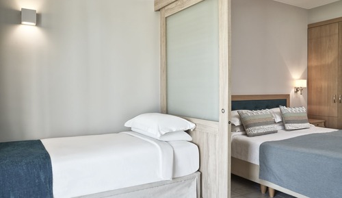 Junior Suite Garden View | Resort Area