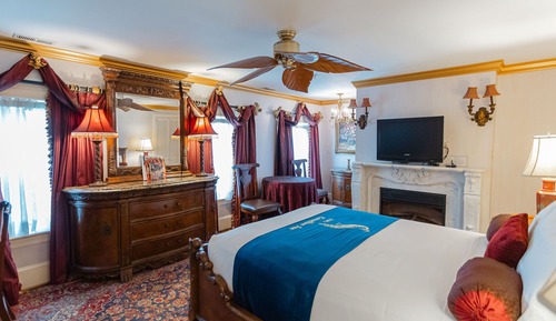 303 Estate Room
