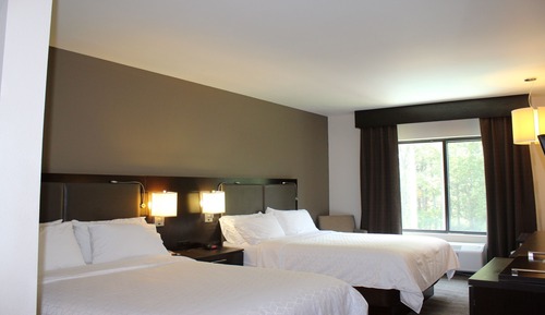 Suite, 2 Queen Beds, Accessible Bathtub