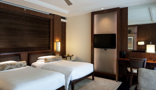 Room, 2 Twin Beds, Balcony, Bay View (Club Access)