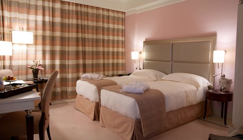 Family Room, 1 Queen Bed (Max 2 Kids up to 12 years old)