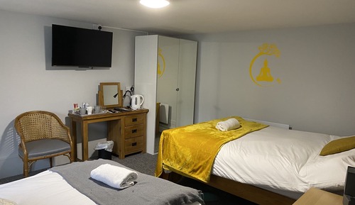 Superior Shared Dormitory, Ensuite