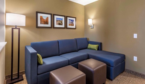 Suite, 1 King Bed, Non Smoking